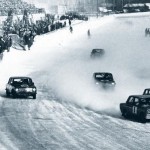 une course automobile russe dans la neige