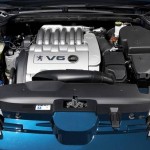 un moteur V6 de peugeot 407 coupé