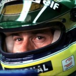 le regard d'ayrton senna sous son casque de pilote