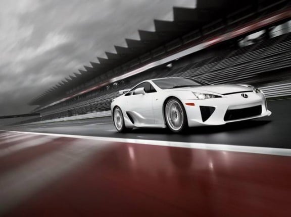 la lexus lfa sur circuit