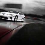 la lexus lfa sur une piste de course