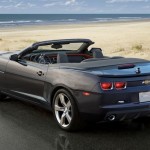la chevrolet camaro convertible en vue 3/4 arrière