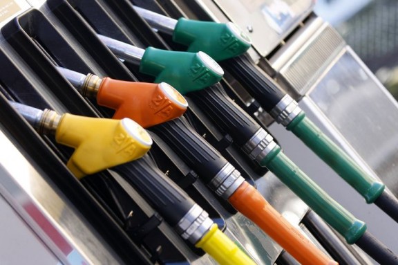 les pistolets d'une station service