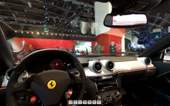 la ferrari sa aperta sous tous les angles