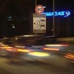 un radar automatique de nuit à paris. limitation à 80 km/h