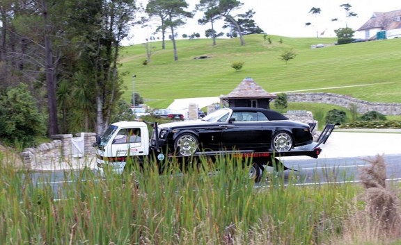 la Rolls Royce Phantom Drop Head kim schmitz vue de profil et saisie par le fbi