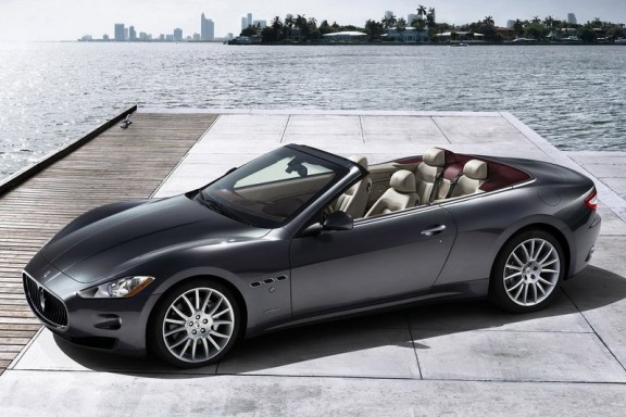 la maserati grancabrio vue de profil