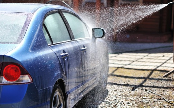 le lavage d'une voiture
