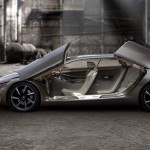 la peugeot 608 de profil