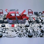 une voiture en pieces detaches