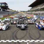les voitures du mans sur la grille de depart