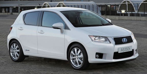 la as 150 en vue 3/4 avant est la citadine de lexus