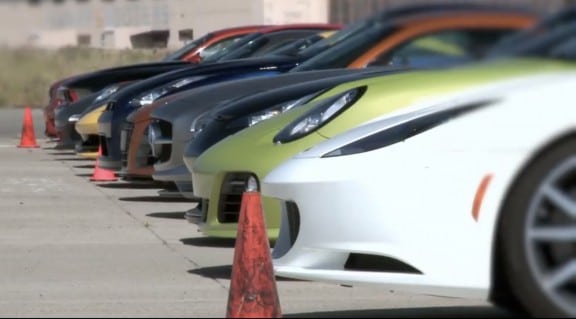 onze surpercars prêtes au départ