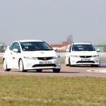 deux honda civic sur circuit