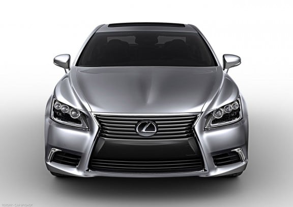 l'avant de la lexus ls phase 2