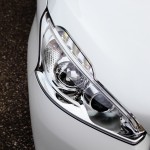le phare avant de la peugeot 208