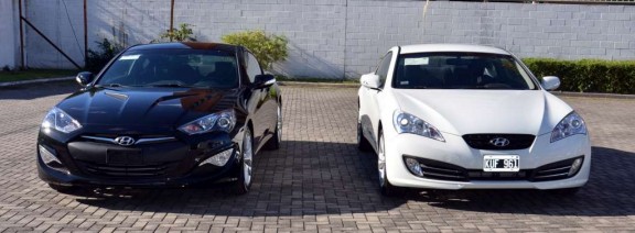 les hyundai genesis phase I et II côte-à-côte
