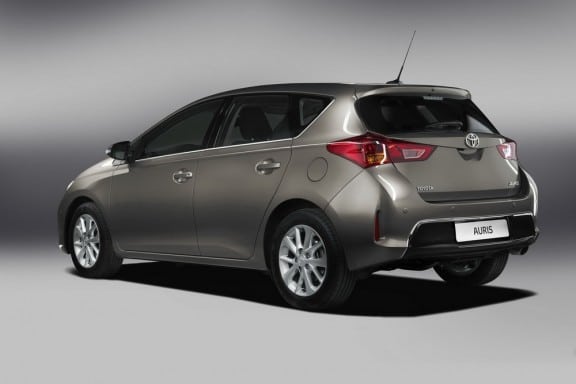 la poupe de la toyota auris 2012
