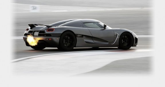 flammes sortie d'échappement agera