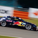une voiture red bull au dtm