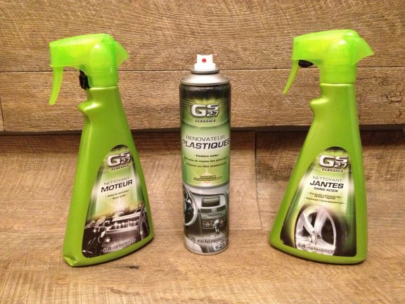 Les trois produits sous la forme de sprays à l'essai