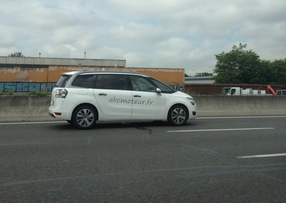 Il est à noter que le C4 Picasso "long" mesure 16 cm de plus par rapport à la version "courte"