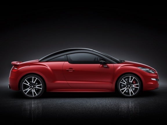 La RCZR est la Peugeot la plus puissante de l'histoire. Avec son 1,6 l THP développant 270 ch et secondé par une boîte manuelle six, le lion abat le 0 à 100 km/h en 5,9 s