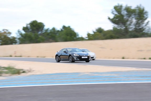 Les palettes sont solidaires du volant et se manient efficacement