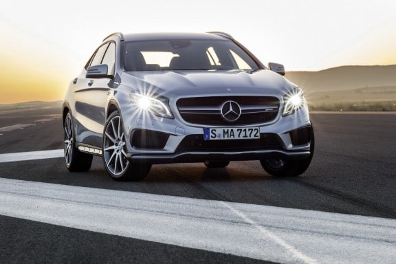 Les urbains à la recherche d'une auto avec un style fort seront ravis par cette GLA45 AMG