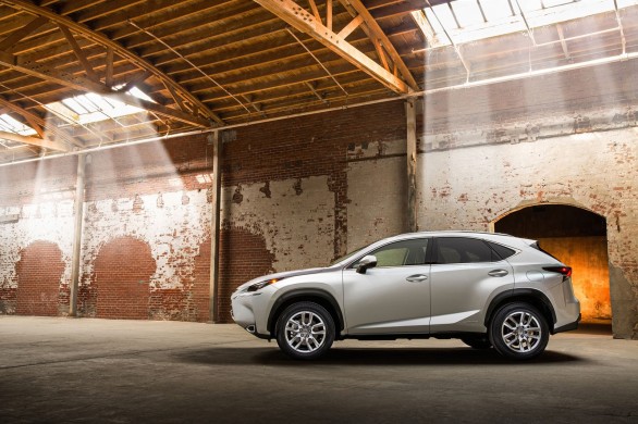 Lexus-NX profil
