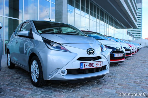 Toyota Aygo grise