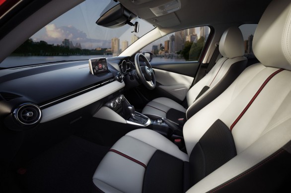 interieur Nouvelle-Mazda-2-2014