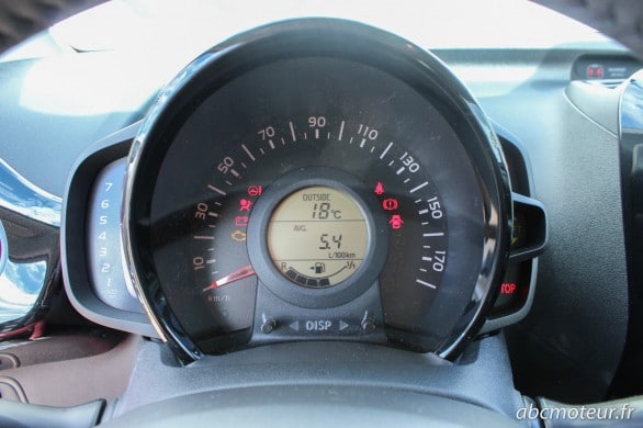 tableau de bord nouvelle Toyota Aygo