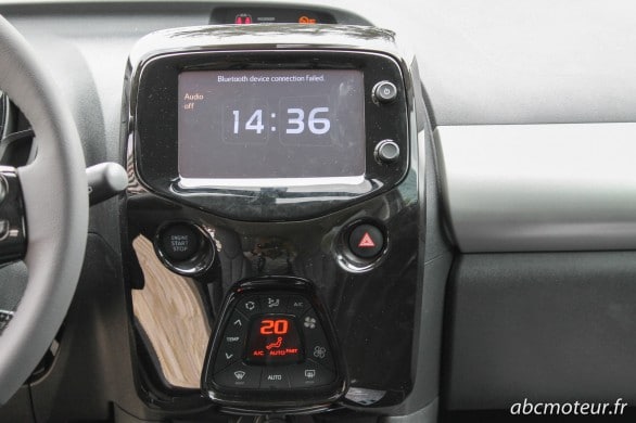 console centrale Peugeot 108