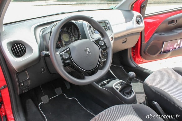 habitacle Peugeot 108
