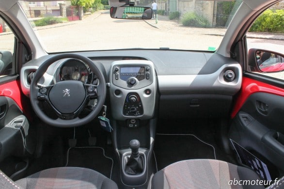 interieur Peugeot 108