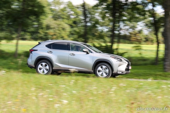 SUV Lexus NX
