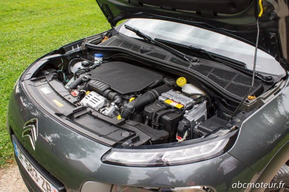 moteur 1-2 l PureTech 110 Citroen C4 Cactus