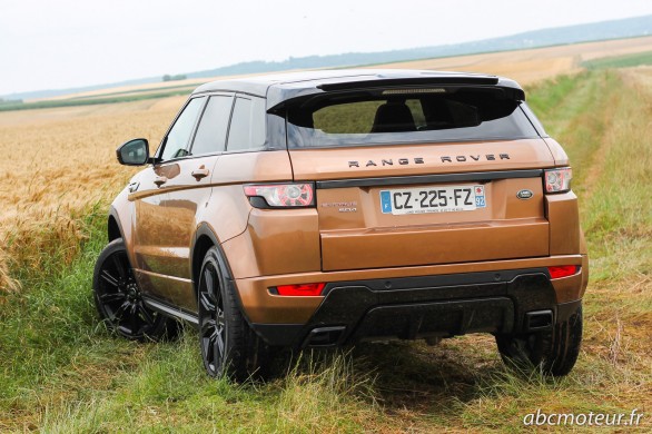 vue 3-4 arriere Range Rover Evoque