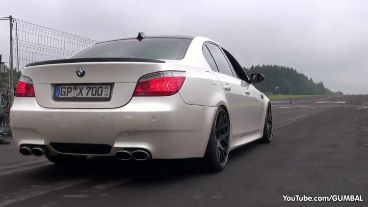Quelle claque auditive cette M5 propulsée par un V10 !