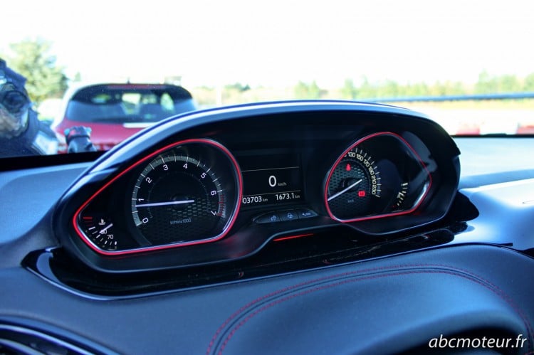 compteurs Peugeot 208 GTi 30th