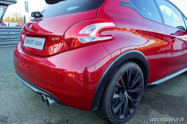 poupe Peugeot 208 GTi 30th