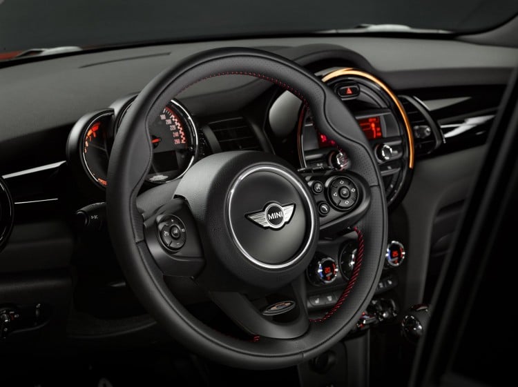 volant Mini-John-Cooper-Works-2015