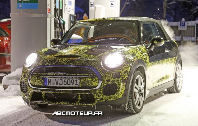 Mini John Cooper Works cab 2016