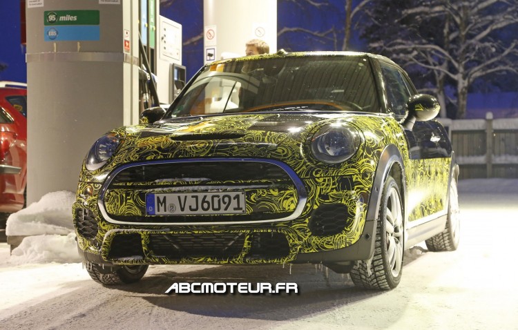 avant Mini JCW Cabrio 2016