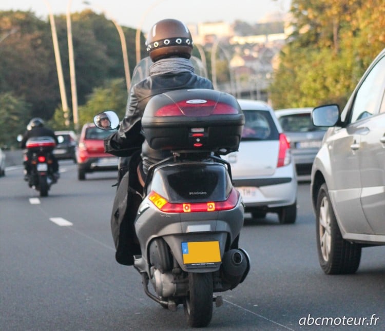 L'expérimentation de la circulation en inter-files se fera-t-elle sentir pour les automobilistes ? Pas sûr, car en pratique elle est déjà utilisée, mais la communication réalisée dessus pourrait améliorer la sécurité