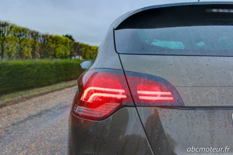feu arriere DS 4
