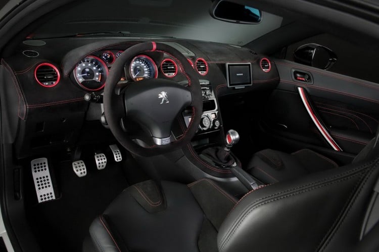 interieur Peugeot-RCZ-R-Bimota