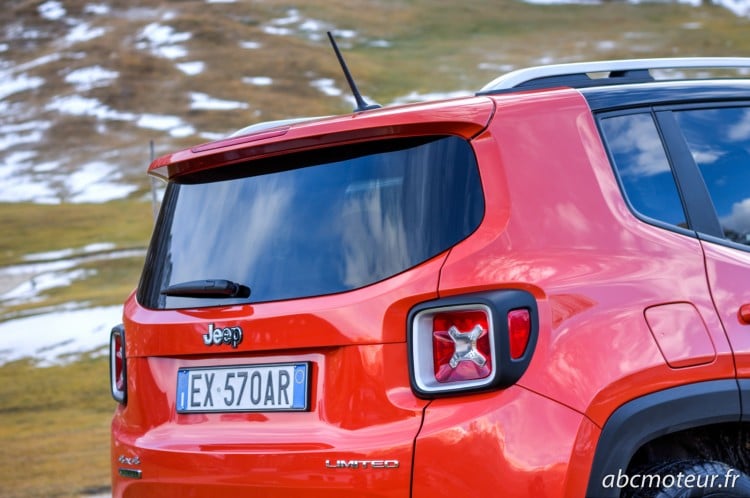 lunette arriere Jeep Renegade