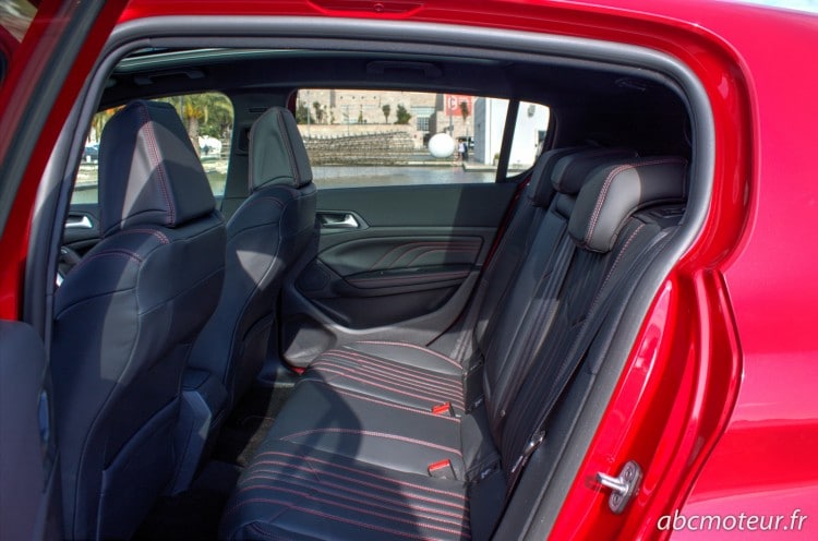 places arriere Peugeot 308 GT